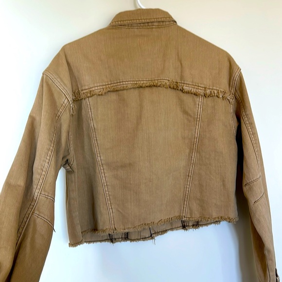 Denim Cropped Trucker Jacket - Picture 6 of 6